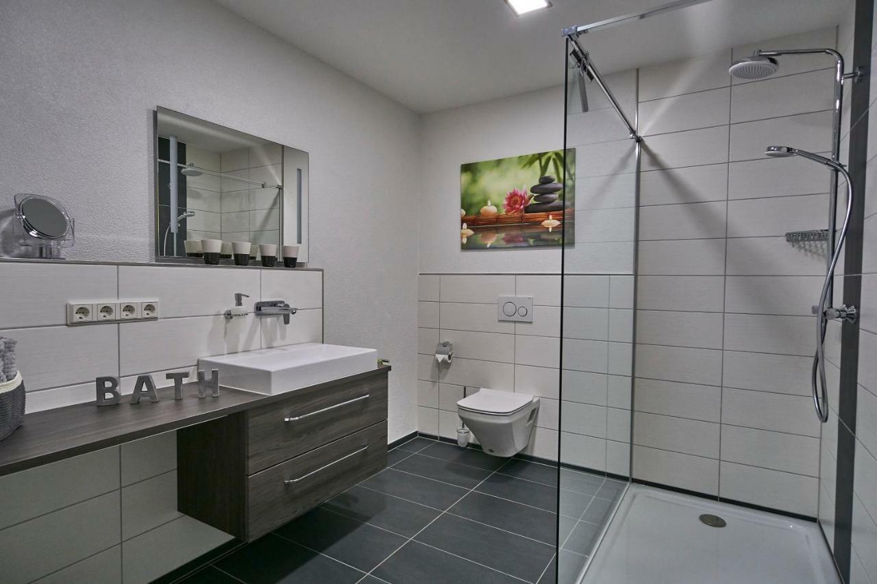 Atrium Apartment *